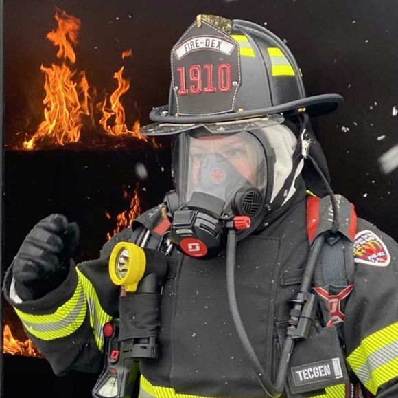 Meet your Posher, Wendi - Picture 1 of 4